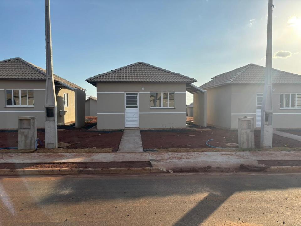 Foto 2 de 3 — Atraso na entrega de casas no São Lucas afeta 232 famílias em Araraquara; 'era para estar na minha casa'
